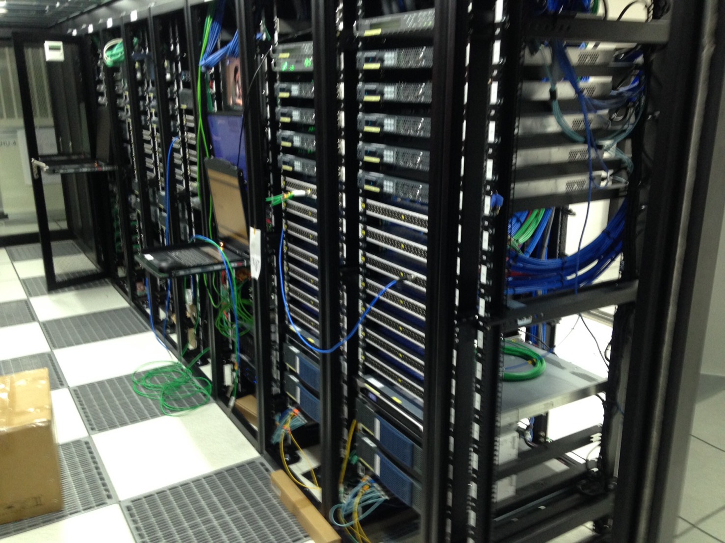 多系統訊號機房