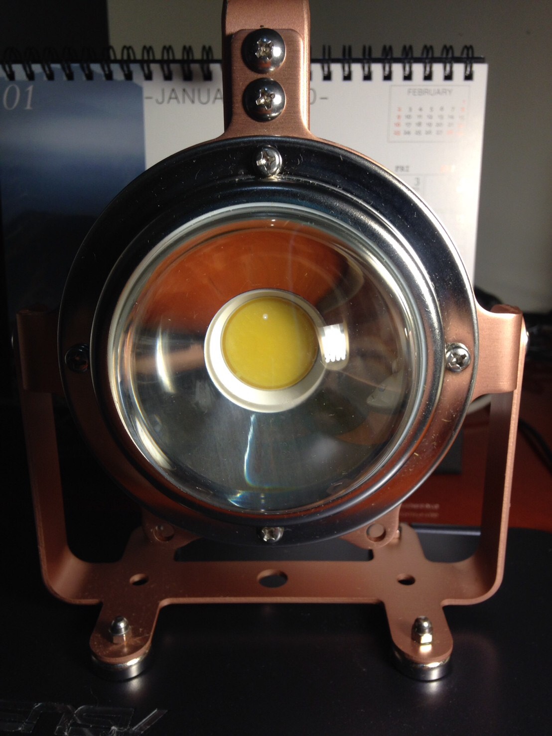 行動照明 兩段式磁吸手提型手電筒 ML-03